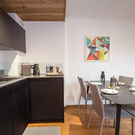 Moderne Avec Balcon Et Parking A - Fr-1-343-220 * 霞慕尼