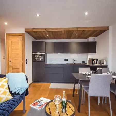 Moderne Avec Balcon Et Parking A - Fr-1-343-220 *