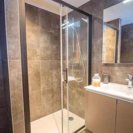 דירה Moderne Avec Balcon Et Parking A - Fr-1-343-220 *